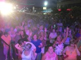 Crowd 1