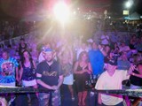 Crowd 8