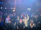 Crowd 12(3)