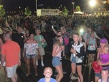 Crowd 13