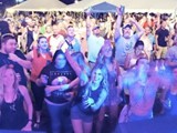 Crowd 4